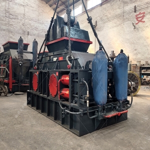 中型1000x700半自動(dòng)液壓對輥破碎機(jī)發(fā)貨 破碎石料