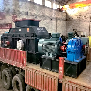 單臺(tái)大型對輥式制砂機(jī)設(shè)備發(fā)貨圖片