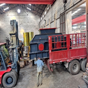 2PG1200x800型對輥制砂機(jī)發(fā)貨 單臺(tái)制砂機(jī)發(fā)往陜西