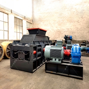 2PG1000x700中大型對輥破碎機(jī)設(shè)備發(fā)貨