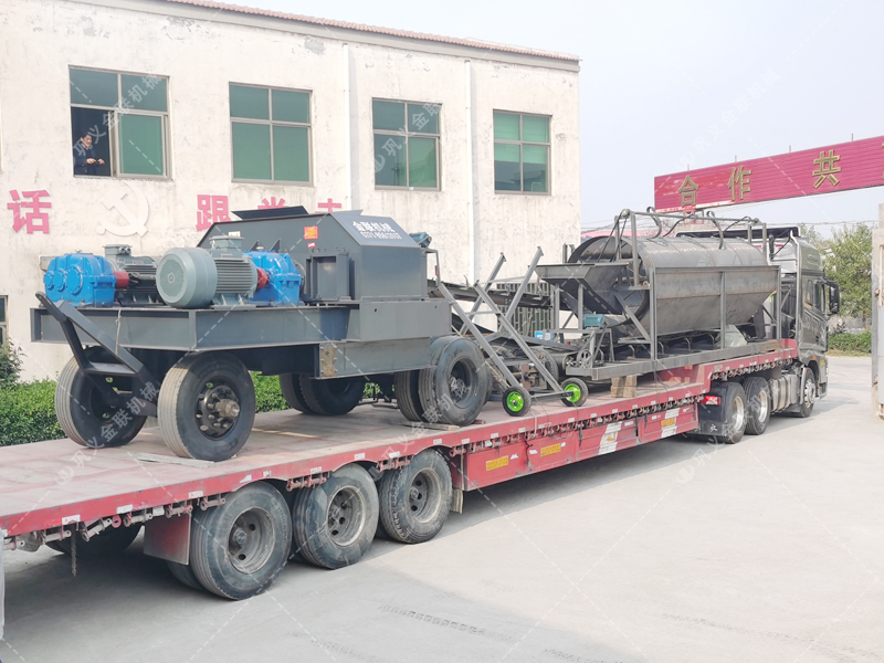 大型移動式對輥破碎機設備發往浙江
