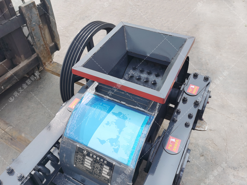 2PGC450X500狼牙破碎機發往湖南婁底破碎冰塊