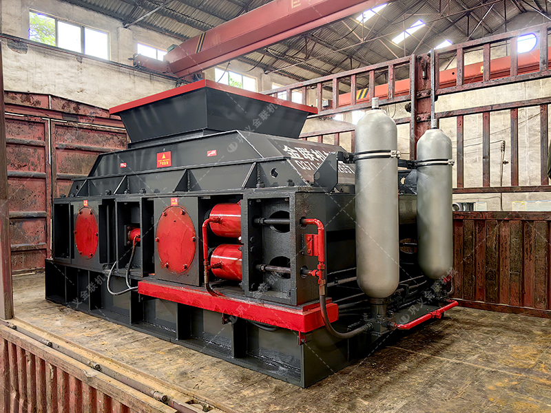 1200x800大型液壓直聯對輥破碎制砂機發往河南