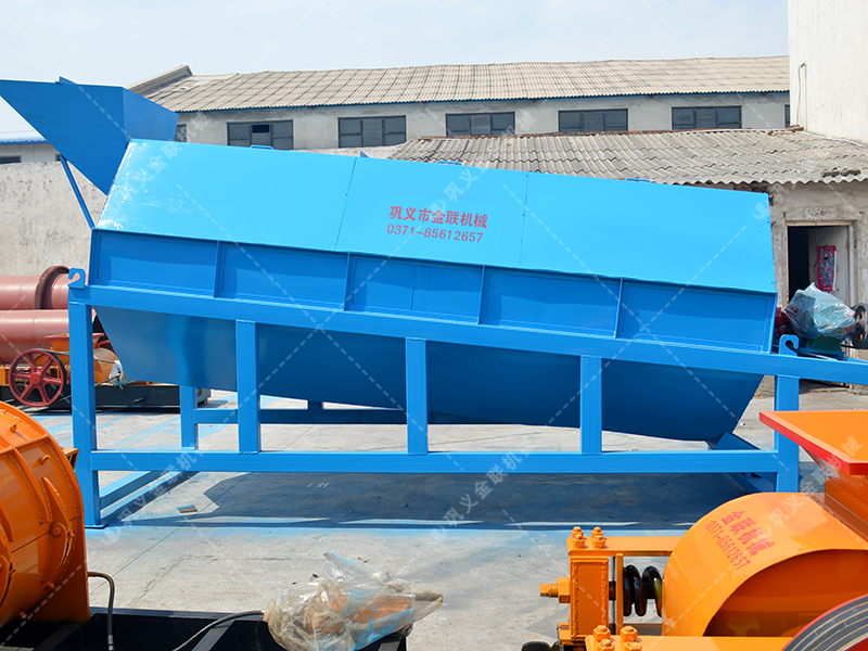 大型雙齒輥破碎機 無軸托輥滾筒篩分機發往上海