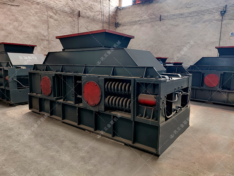 2PG1200x800型半自動液壓對輥破碎機發往四川