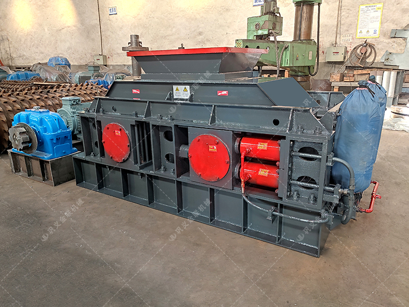 二次購買大型液壓對輥破碎機發貨 發往廣東