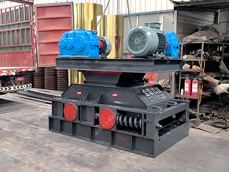 狼牙破碎機(jī)價(jià)格差異分析:從3萬到30萬該如何選擇? 狼牙破碎機(jī)價(jià)格差異分析:從3萬到30萬該如何選擇?